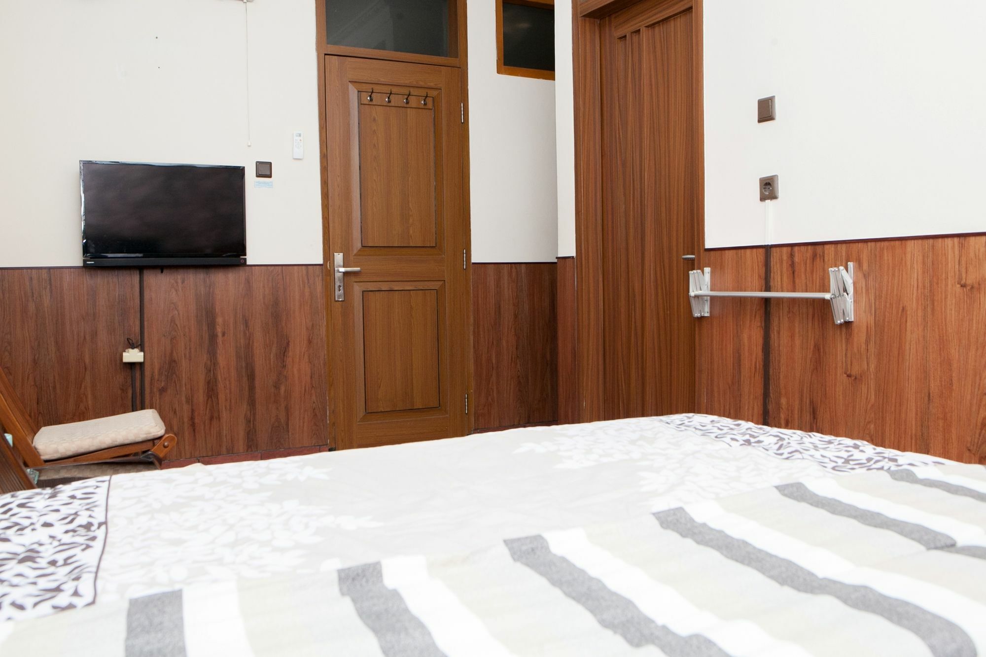 Wisma tamu Reddoorz Near Riau Street