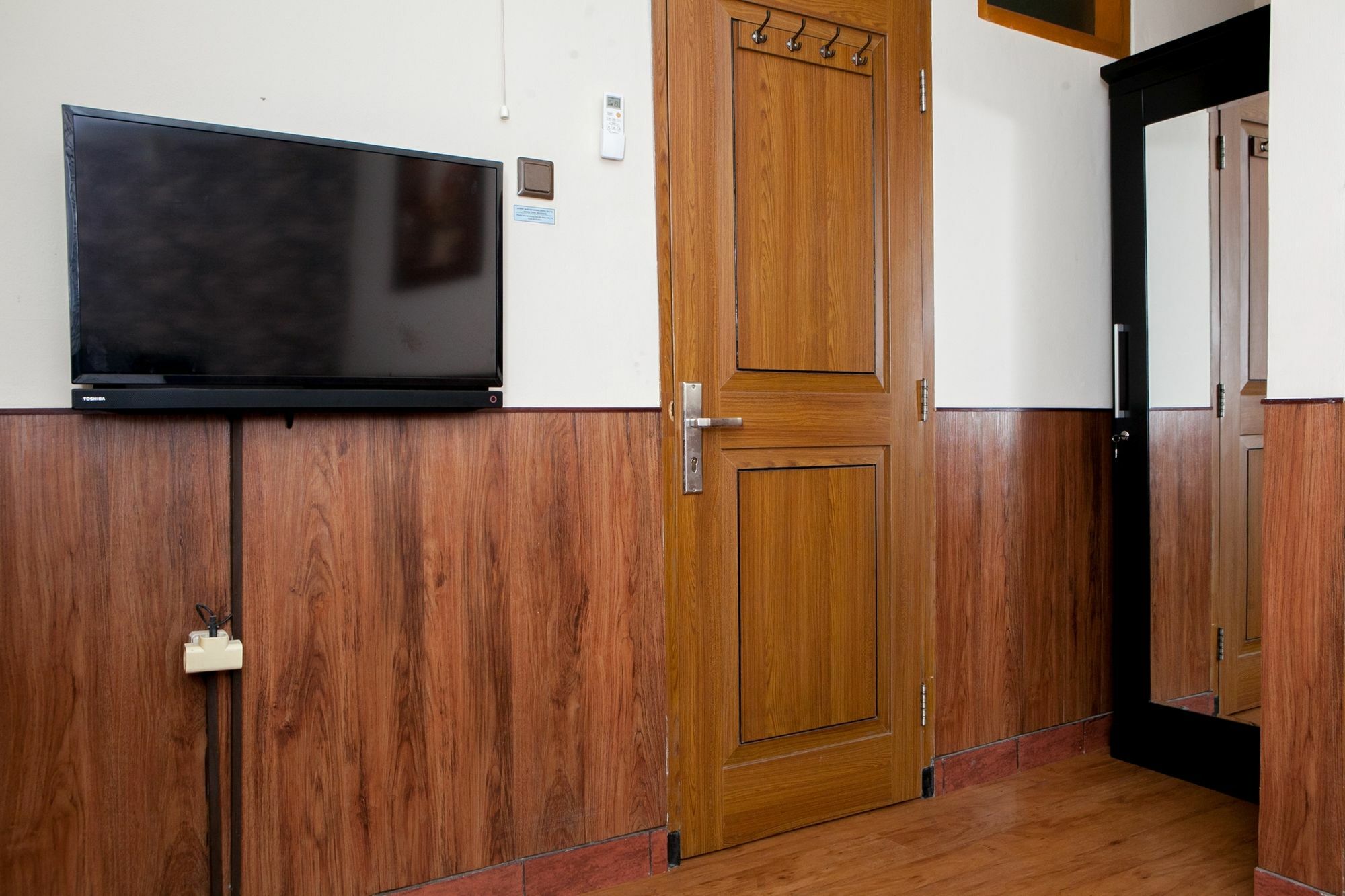Reddoorz Near Riau Street Wisma tamu 2*